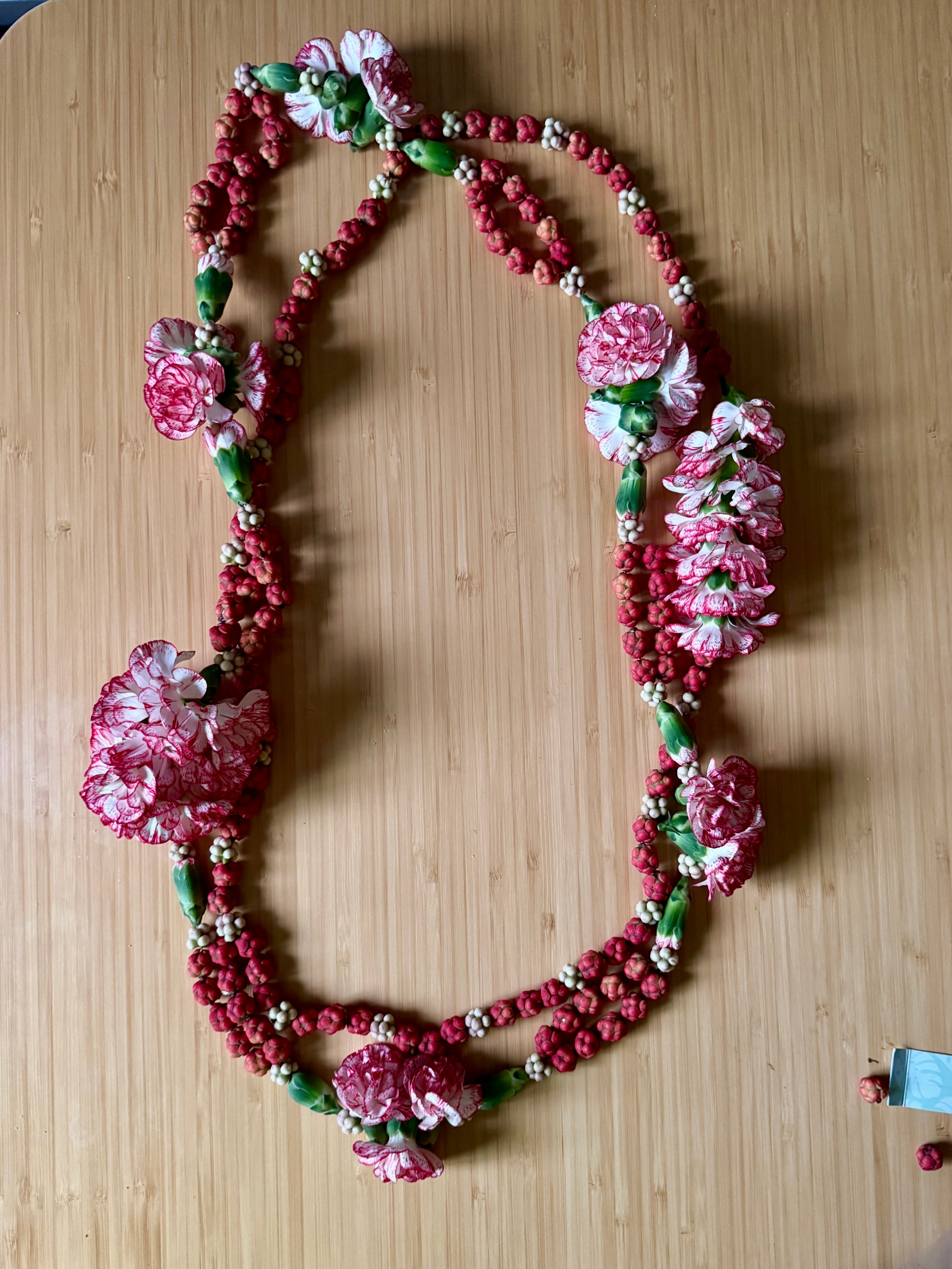 Lei Heʻe [octopus tree berry]